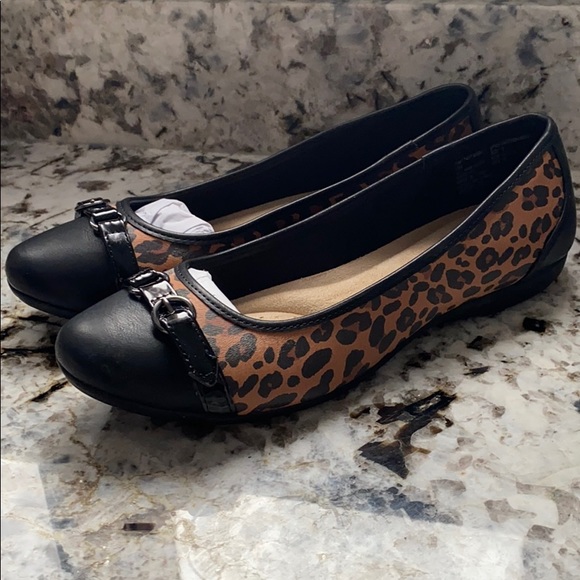 🆕Shoes - Picture 2 of 5